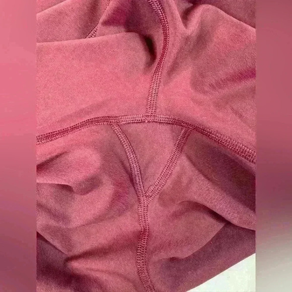 Lululemon Wunder Under High-Rise Crop 21" *Mesh Garnet Sz 4 Excellent Condition - Picture 9 of 12